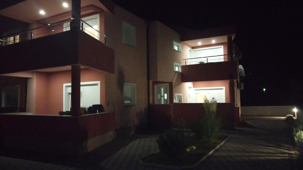 Apartments Vladimir Privlaka  Exterior photo