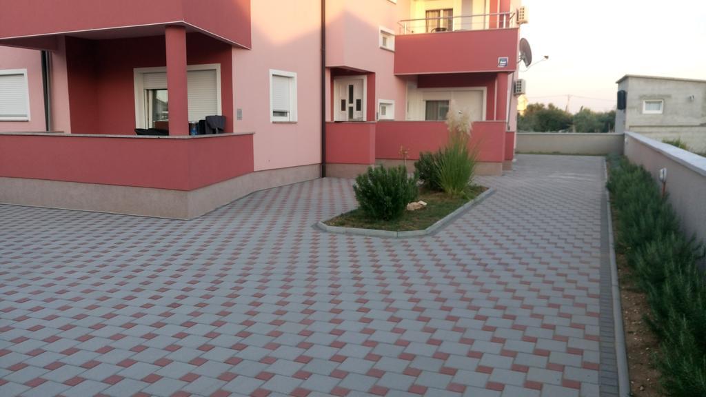 Apartments Vladimir Privlaka  Exterior photo
